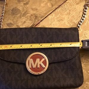 Michael Kors Bags - Michael Kors cross body bag Michael Kors Bags - Michael Kors cross body bag